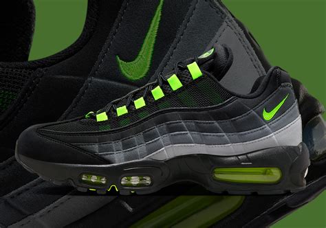 nike schwarz neon|Nike air max 95 og neon.